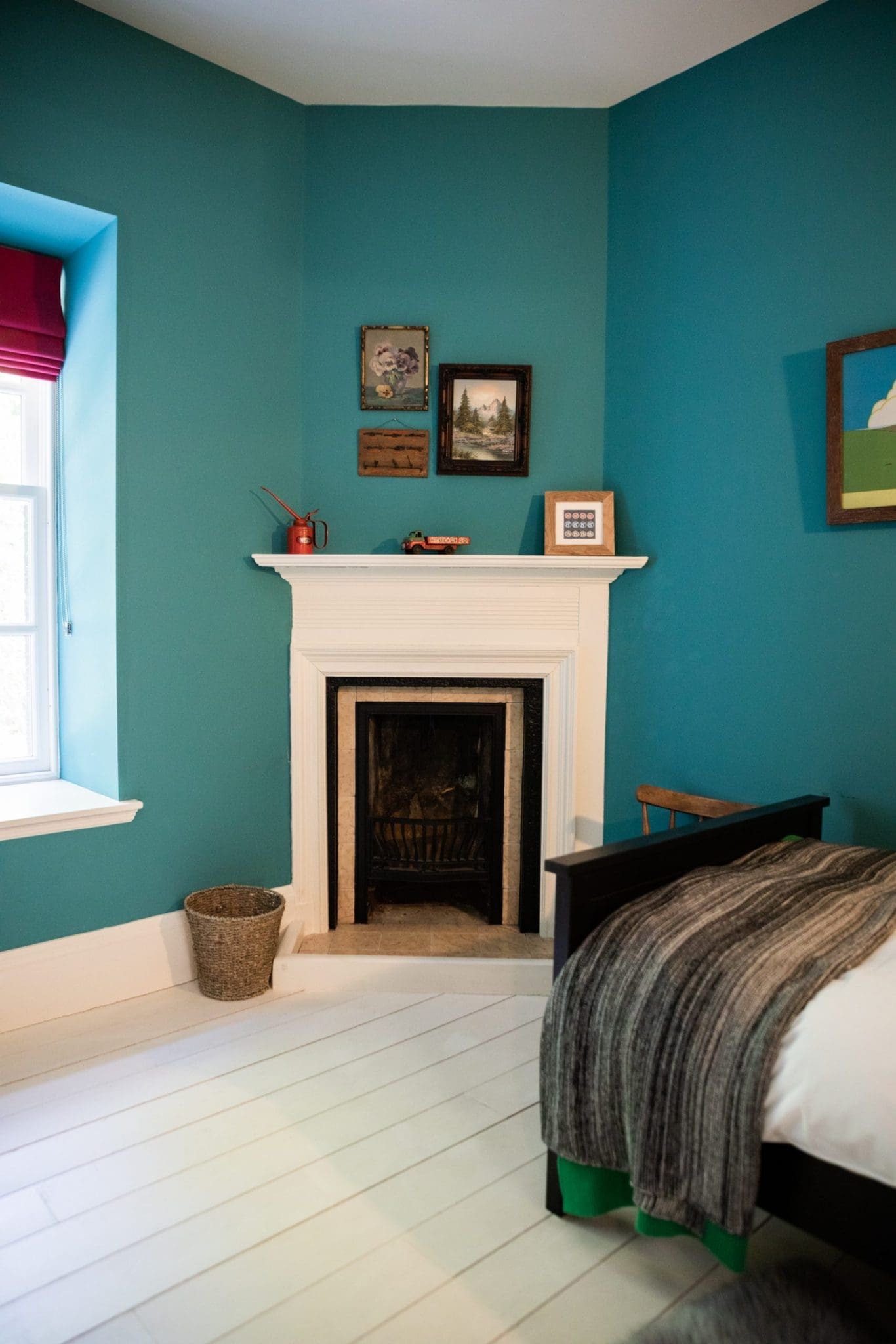 Photo taken of the interior of the North Lodge Cabin, Showcasing its bright colours and cosy finishings.