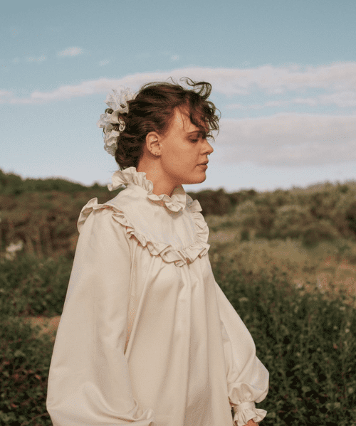 An image the musician Sara Wolff